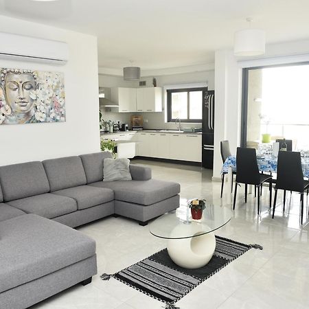 Seaview-Casadialfio-Qawra Appartement St. Paul's Bay Buitenkant foto